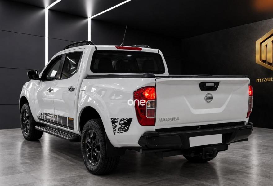 NISSAN Navara 2020
