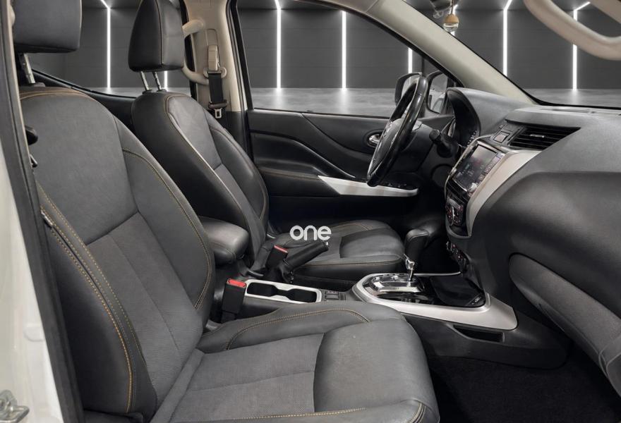 NISSAN Navara 2020