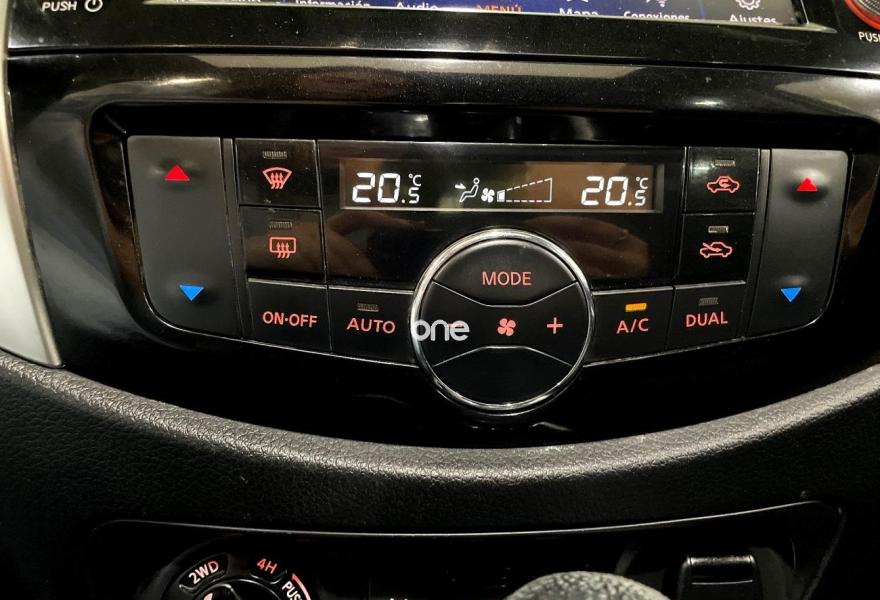 NISSAN Navara 2020